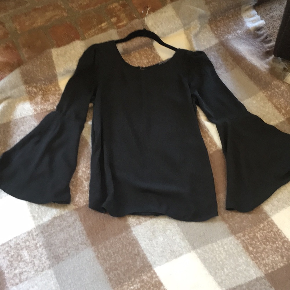 Bell sleeve blouse